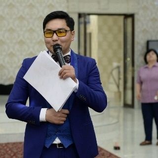 Ведущий шоумен Тамада