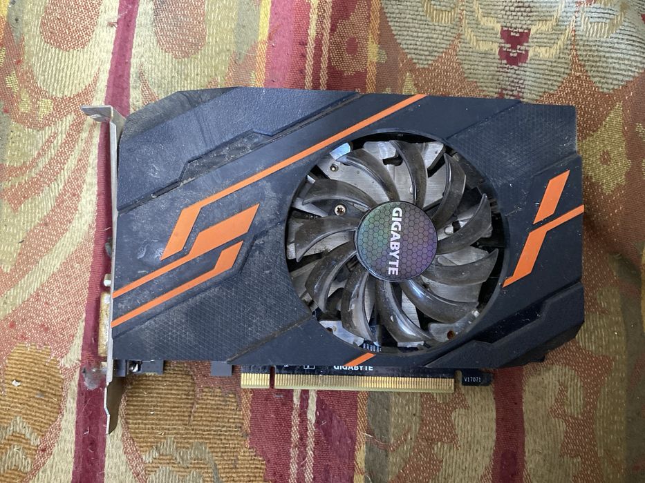 Gigabyte GeForce GT 1030 OC 2G (GV-N1030OC-2GI)