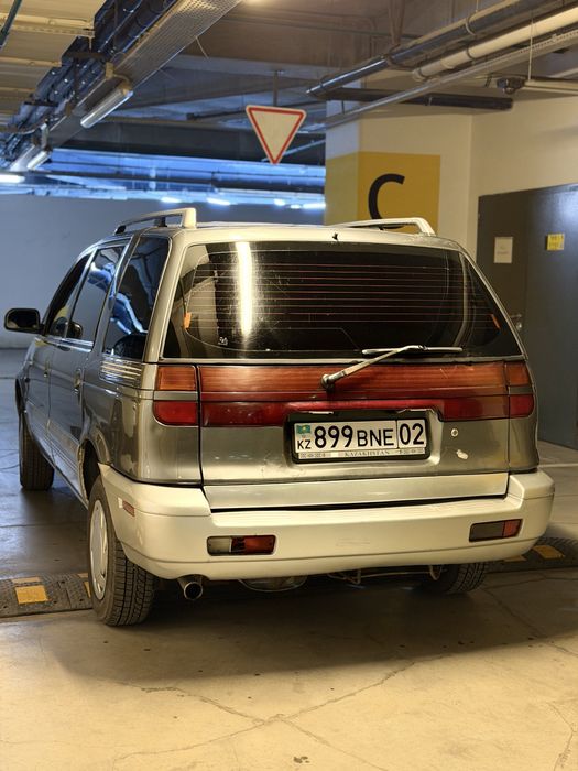 Митсубиси спэйс вагон