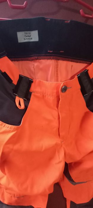 Pantaloni de vînzare