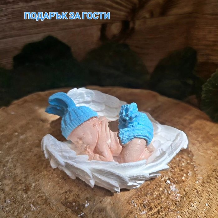 ~Бебенце върху възглавница или крило~Подарък за гости~Ръчна изработка~