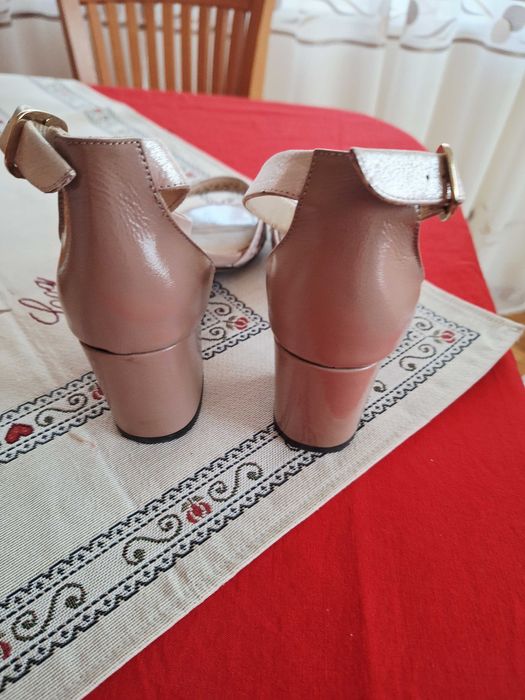 Дамски летни сандалети