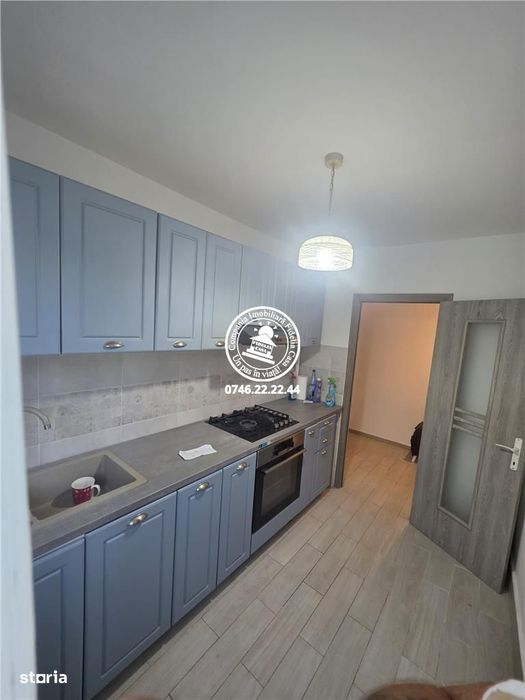 Apartament 3 camere de vanzare Podu Ros — fotografia 1