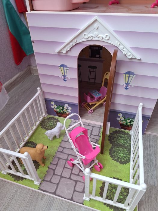 Обзаведена къща за кукли