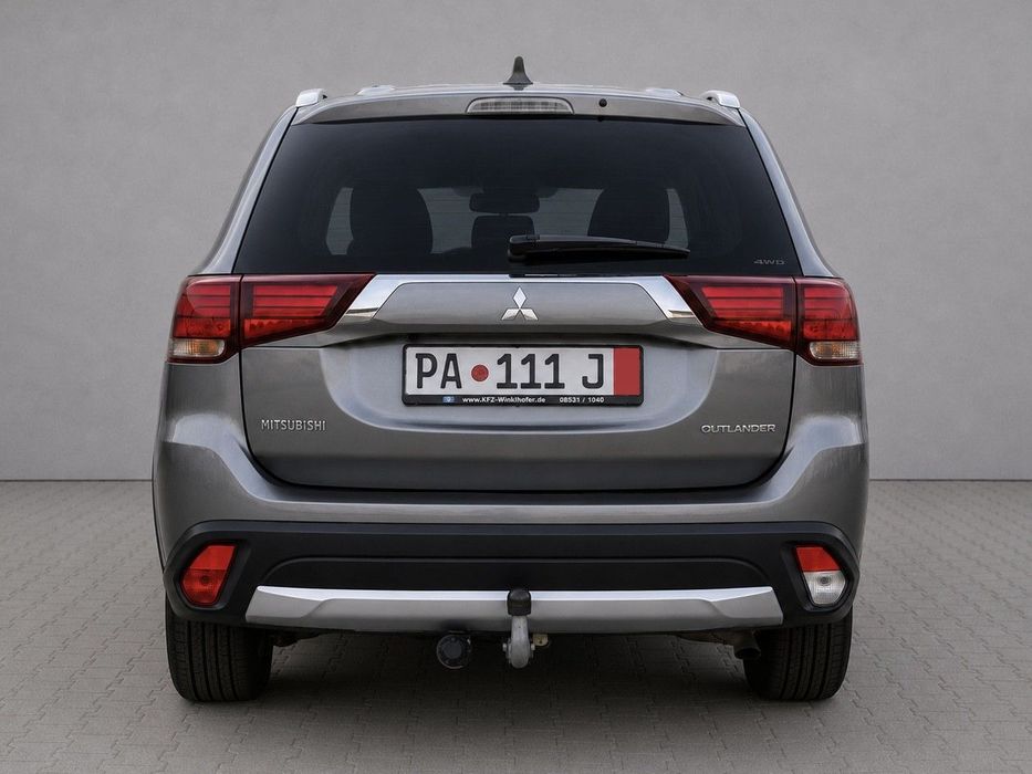 Mitsubishi Outlander 2018-New Model-4x4-Automat-Camera 360-Navi-CarPlay-Bi LED
