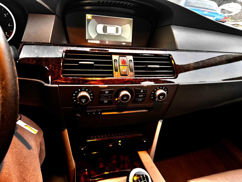 Продавам BMW 520i