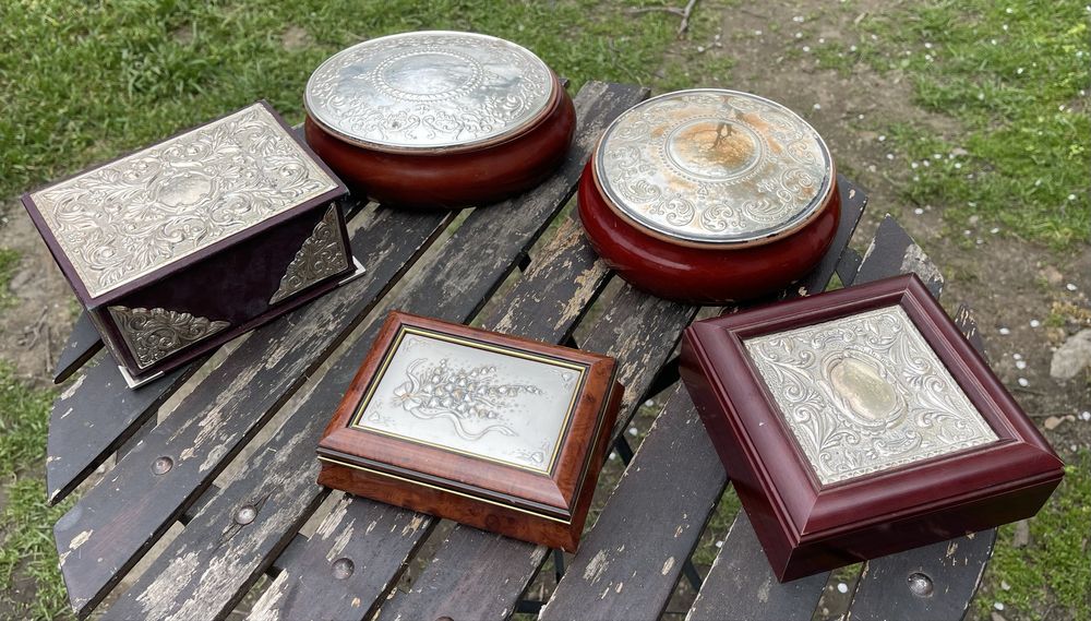 Casete de bijuterii din mahon si argint 925