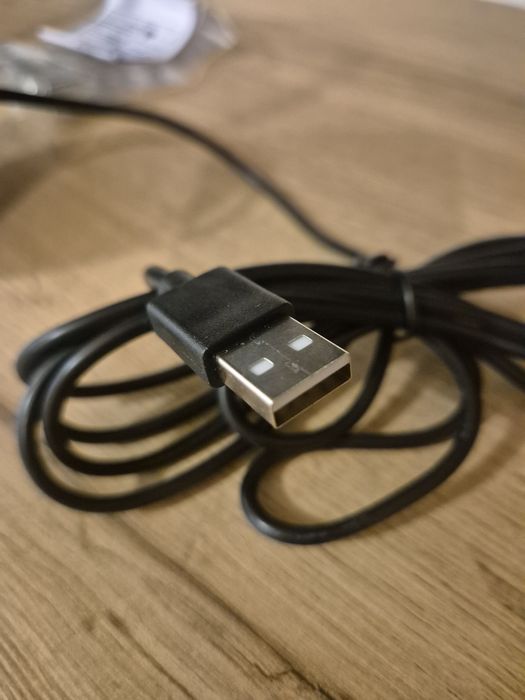 Чисто нова нощна лампа с USB кабел