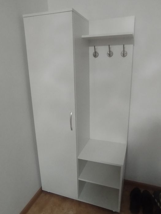 Прихожая шкаф продаю