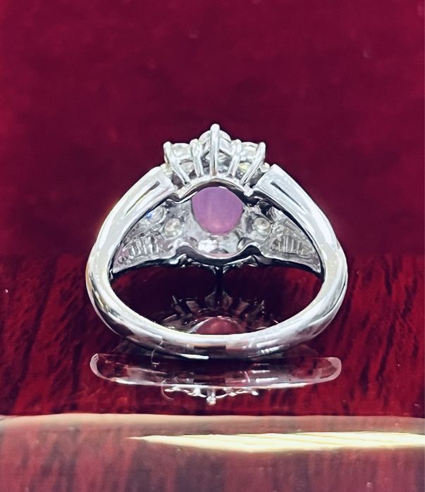 Платинен пръстен със звезден сапфир и брилянти