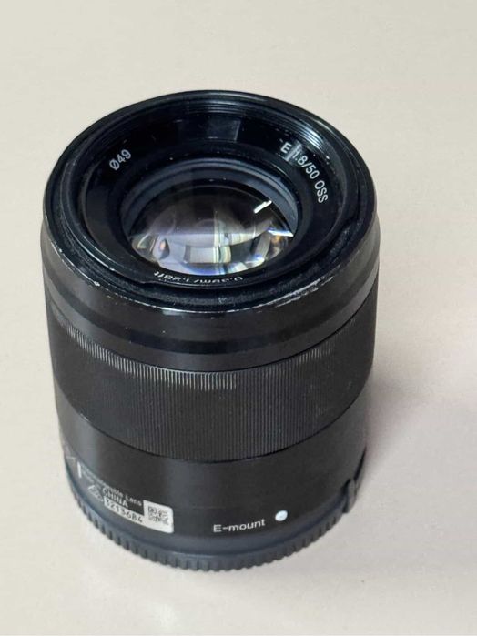 Обьетив Sony 50mm 1.8