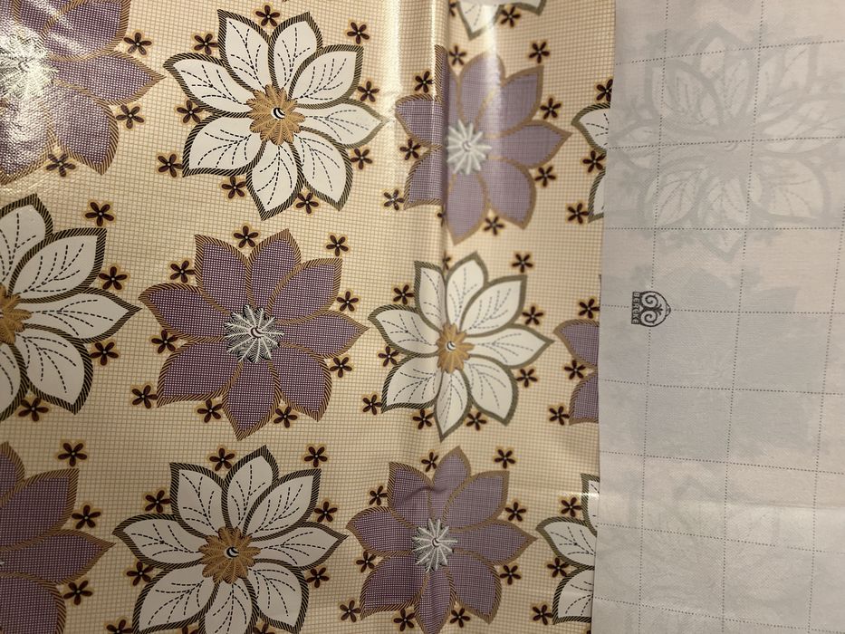 Вазы, креманки, скатерть