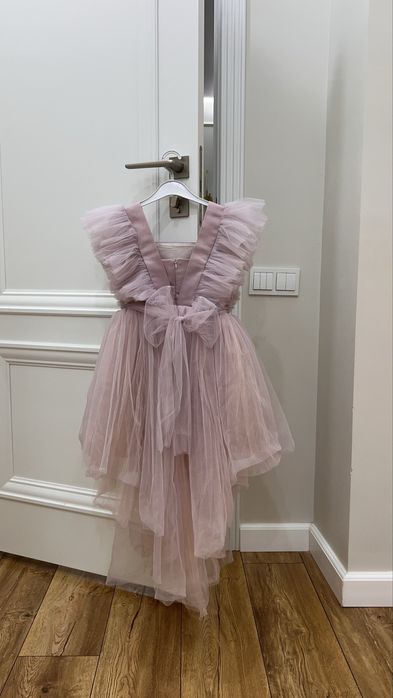 Продаетс нарядное платье