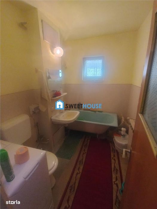 Apartament cu 3 camere cu 2 balcoane la etajul 1 Zona Centrala