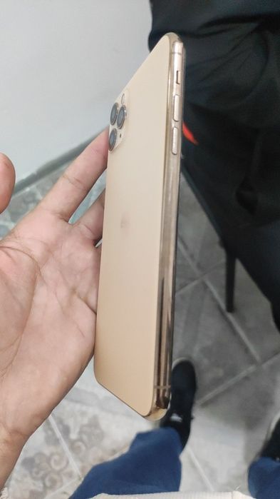 Iphon 11 pro max sotilad