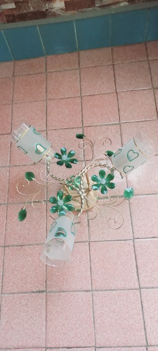 Люстры потолочные.