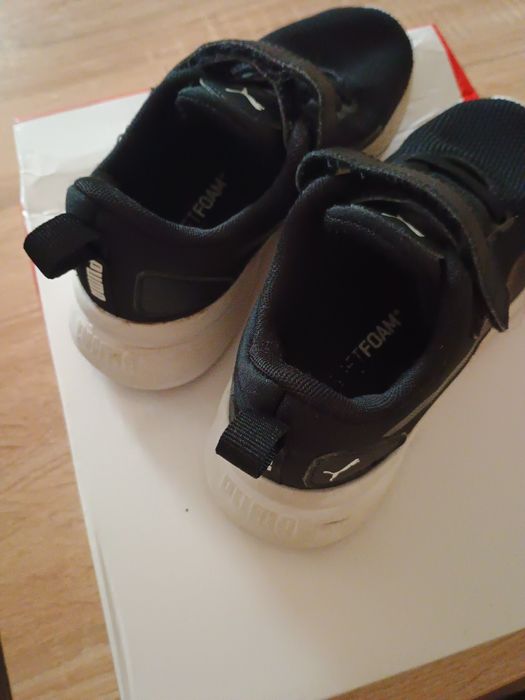 Маратонки Puma .