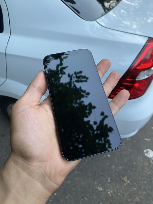 iphone 12        .