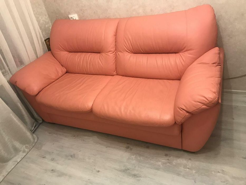 Диван кожаный отличный