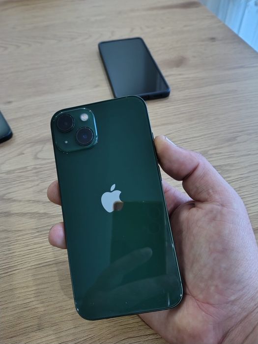 Vand iphone 13 display original pentru piese