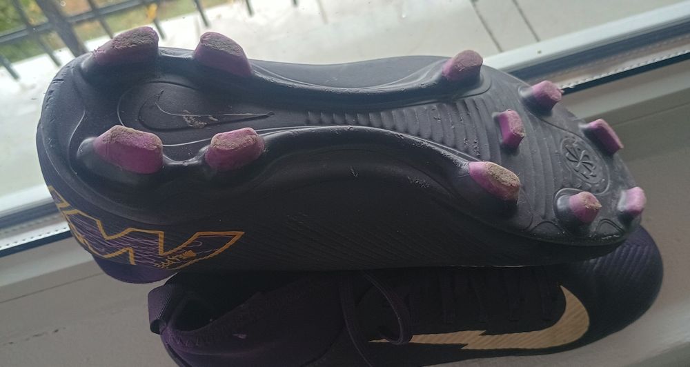 Ghete fotbal Nike mărimea 37 - preț fix