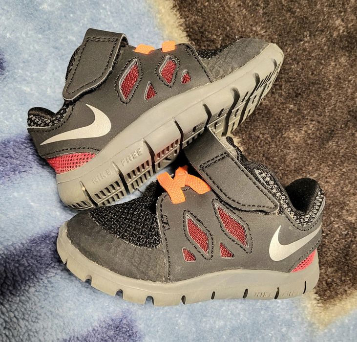 Adidasi Nike nr. 19,5