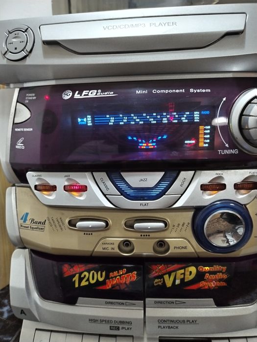 Combina audio LFG stereo cu boxe