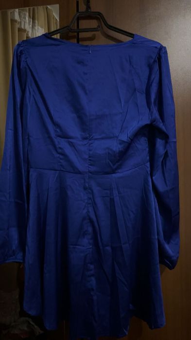 Сатенена рокля в турско синьо L размер
