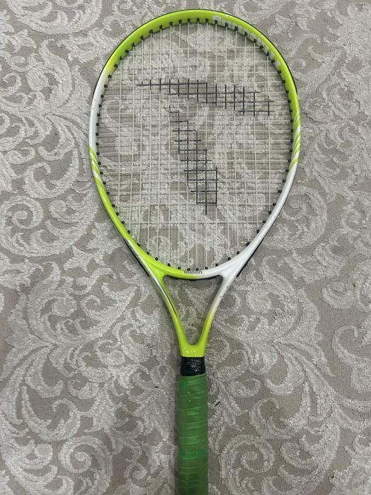 Продам ракетку 26 размер