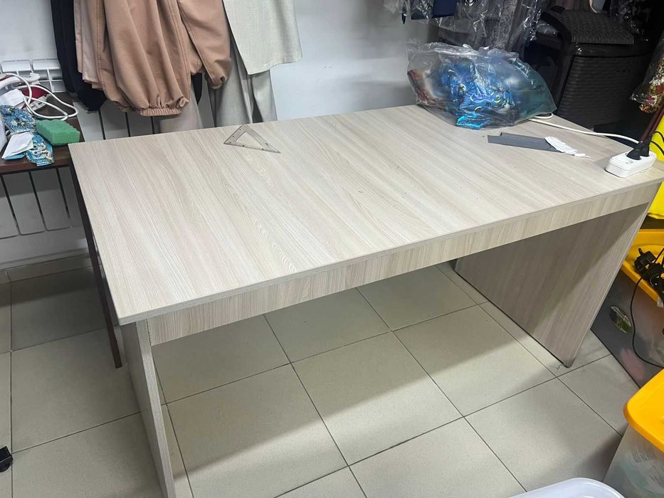 Офисный стол 140*65