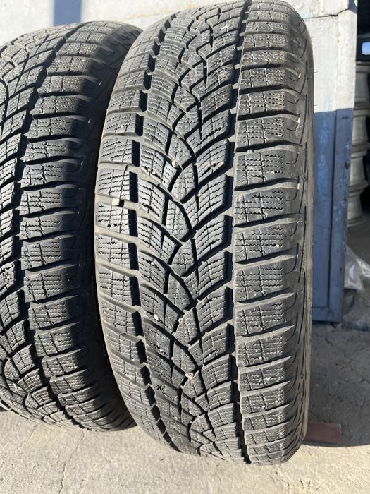 4 бр. зимни гуми 215/65/16 GoodYear 7-7,5 mm DOT 2618