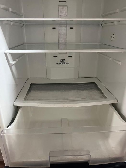 Холодильникkk LG