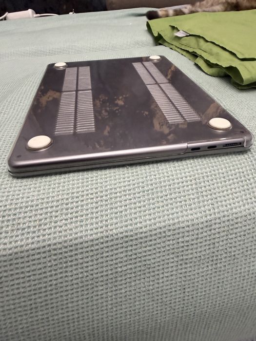 MacBook Air 13.6 M2 / 8GB / 512GB / АКБ 99%