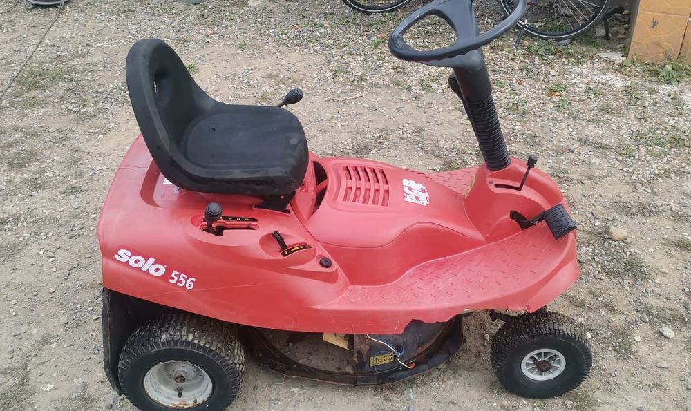 Tractoras iarbă Solo 556