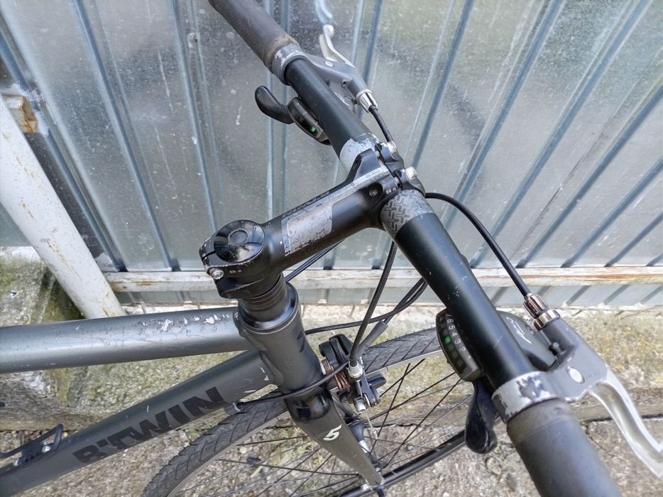 Vând urgent bicicleta, cursiera cu furca carbon