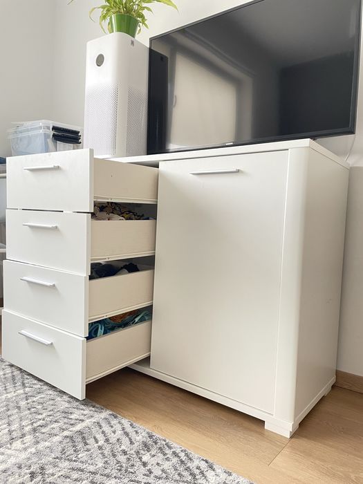 Comoda sertare comoda usa Comoda Mobexpert Comoda Alba 4 sertare 1 usa