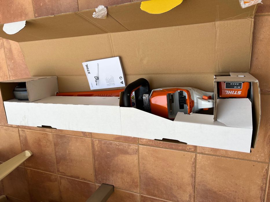 Акумулаторен ножица за жив плет  Stihl