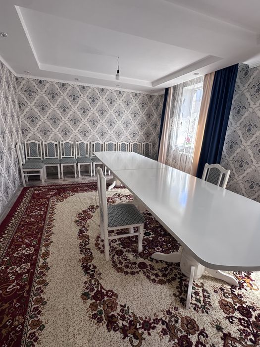 Стол и стуля для зала