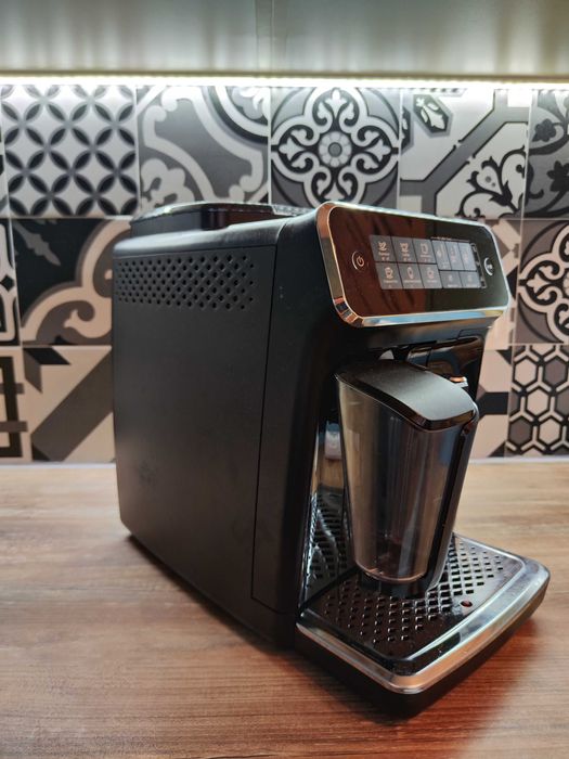 Гаранционен! Кафеавтомат Philips EP3241/50 LatteGo + подарък