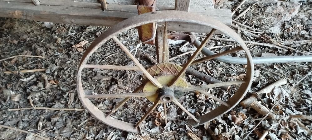 Каруца с метални колела