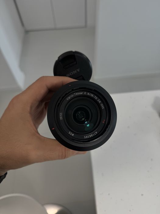 Sony E 16-70mm f/4 ZA OSS Zeiss Vario-Tessar T*