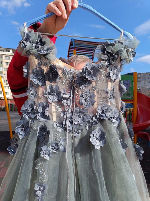 Дълга бална рокля