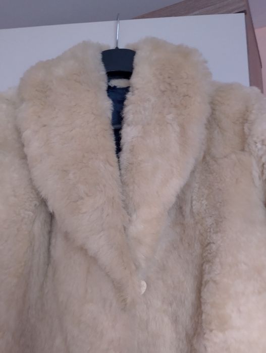 Haina eleganta din blană naturală de oaie