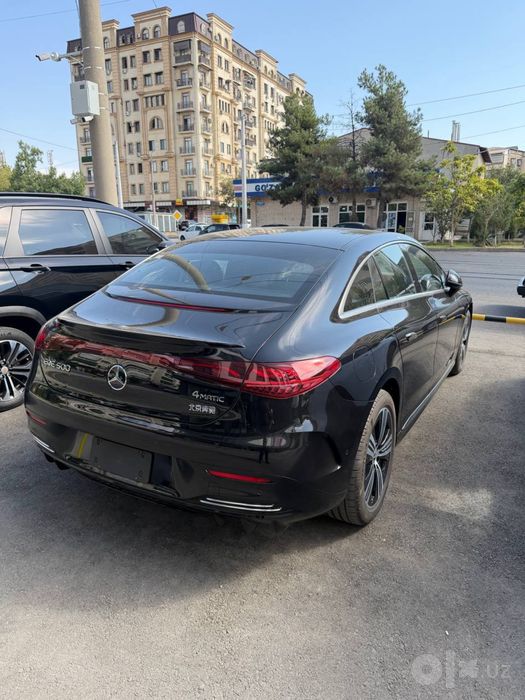 Mercedes-Benz EQE 500 4MATIC - 2025 yil