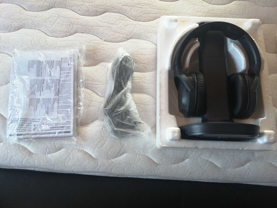 Безжични настолни слуша