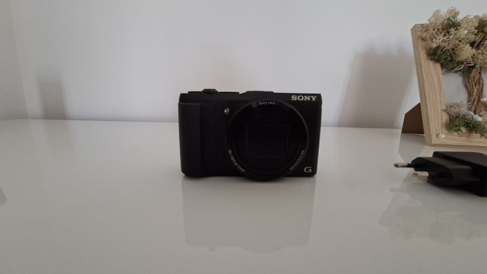 Влогърски фотоапарат Sony Cyber-shot DSC-HX50,Wi-Fi,Smart