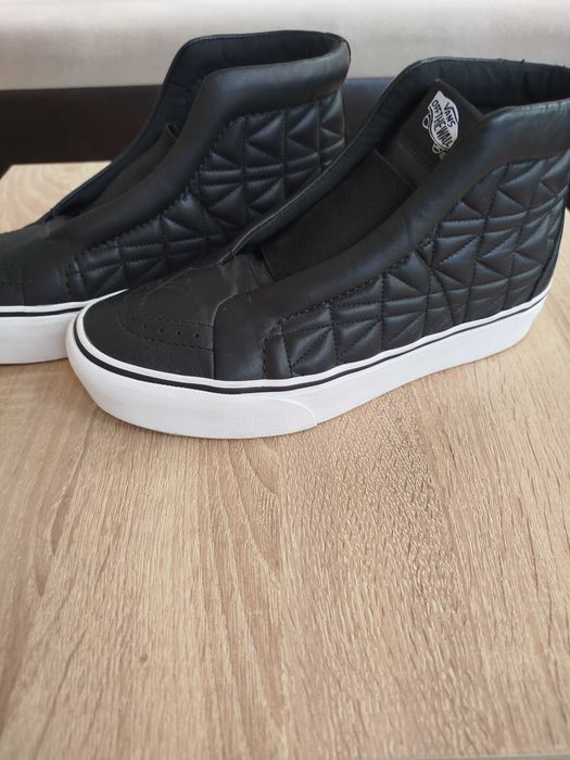 Естествена кожа като нови без забележки