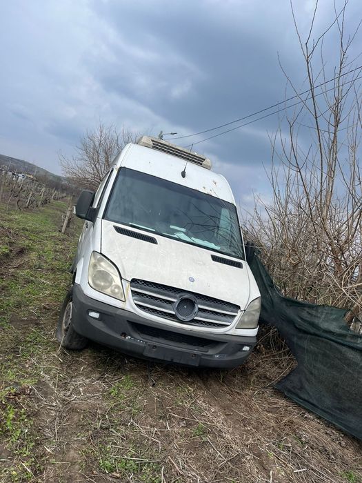 Dezmembrez Mercedes sprinter 313 2.2d