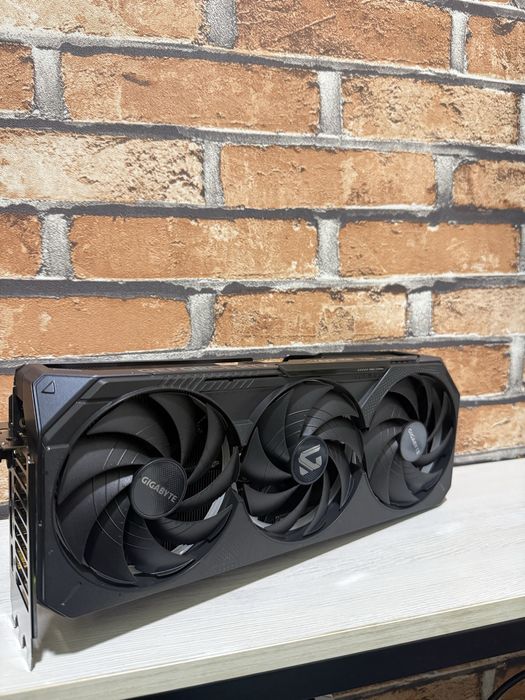 Rtx 5070ti 16gb Gigabyte gaming