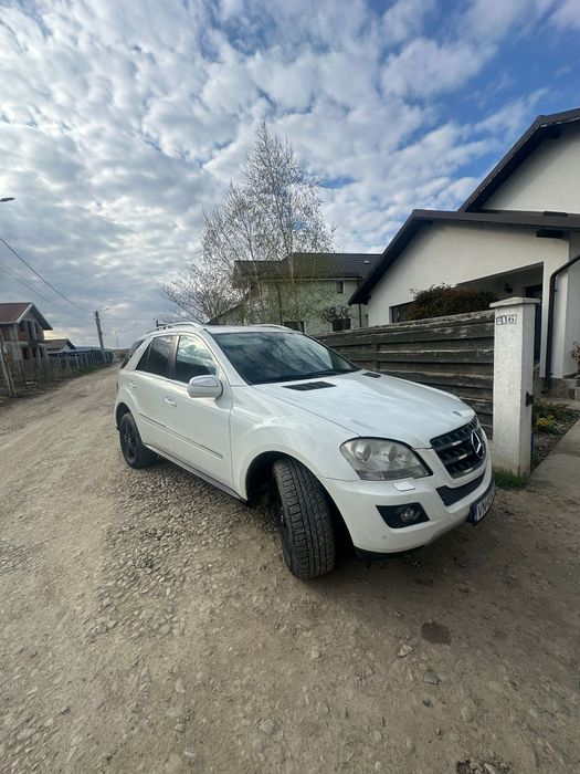 Vând mercedes ml 350